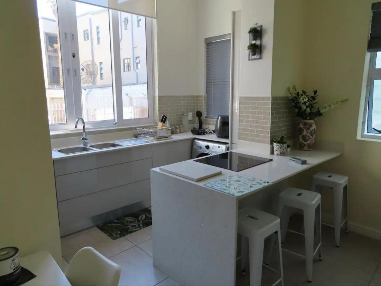 The Little Big Green House Hotel Muizenberg Room photo